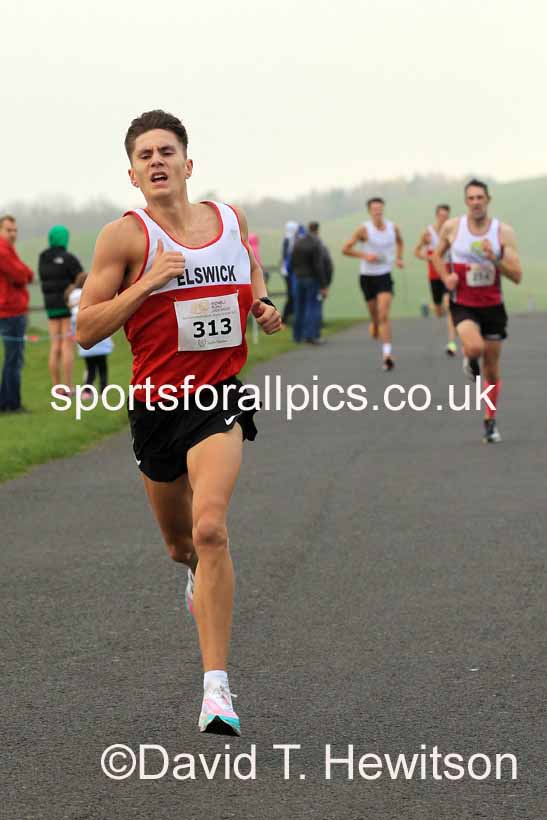 Senior Mens and Senior Womens 2022 Heaton Memorial 10k Road Race, Newcastle Town Moor.  Photo: David T. Hewitson/Sports for All Pics